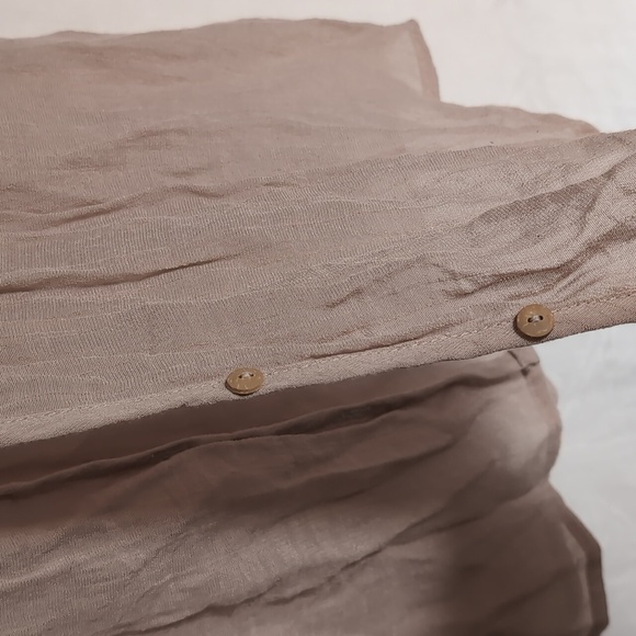 Daytrip Light Tan Crepe Long Sleeve Button Up Lace Chest Size Extra Large - Picture 5 of 7